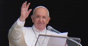 Papa Francisco tiene "buena" recuperación tras su cirugía del domingo. Foto: Alessandra Tarantino, AP