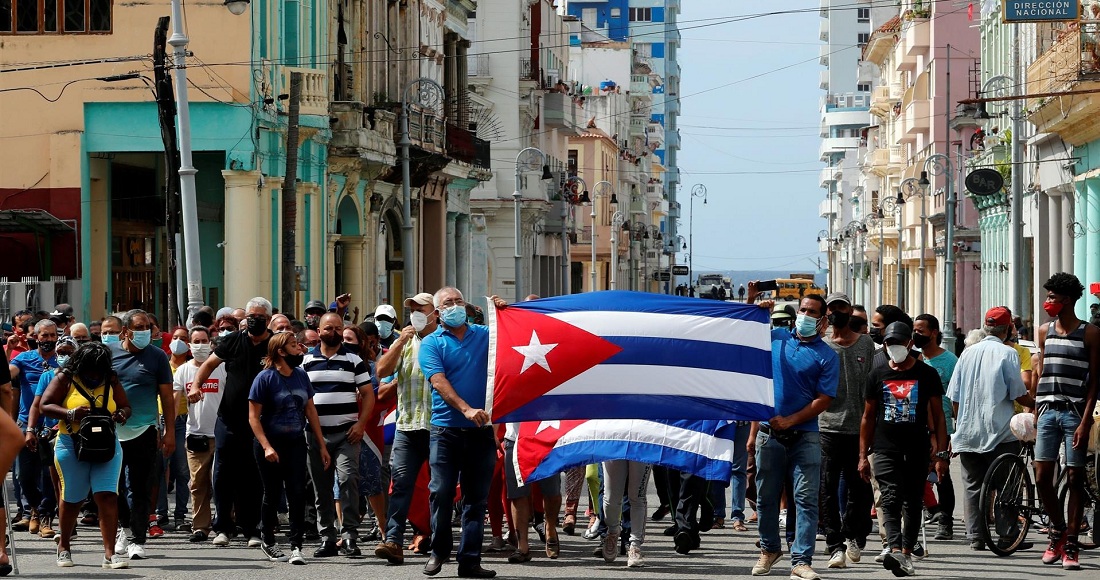 En el encuentro se abordaron las masivas protestas antigubernamentales del domingo.