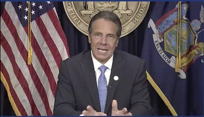 El Gobernador de Nueva York, Andrew Cuomo, da una conferencia de prensa en Albany, el martes 10 de agosto de 2010.