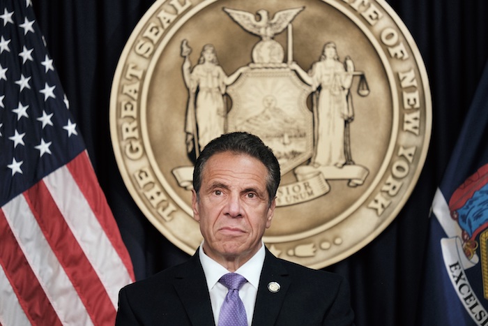 En La Imagen El Gobernador De Nueva York Andrew Cuomo