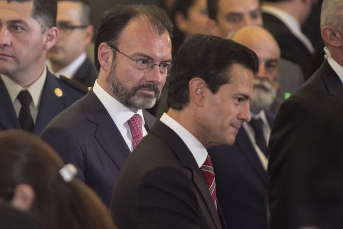 Enrique Peña Nieto, entonces Presidente de México, y Luis Videgaray Caso, su Secretario de Relaciones Exteriores, durante el 50 aniversario de la firma del Tratado de Tlatelolco en 2017.