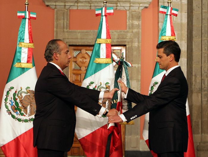 Felipe Calderón el día que le entregó el mando a Enrique Peña Nieto en el Palacio Nacional.