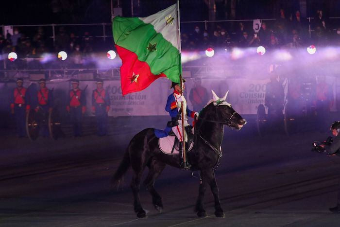 Muchos Actores Salieron a Caballo