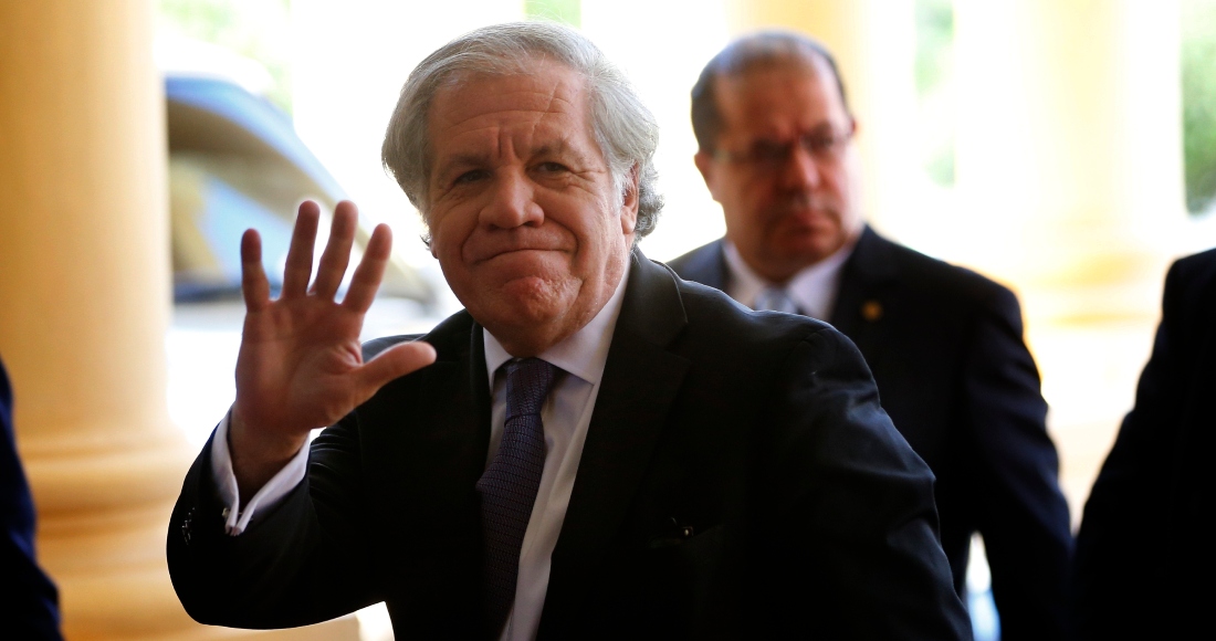 El Secretario General de la Organización de los Estados Americanos, Luis Almagro, llega al palacio presidencial en Asunción, Paraguay, el 18 de noviembre del 2019.