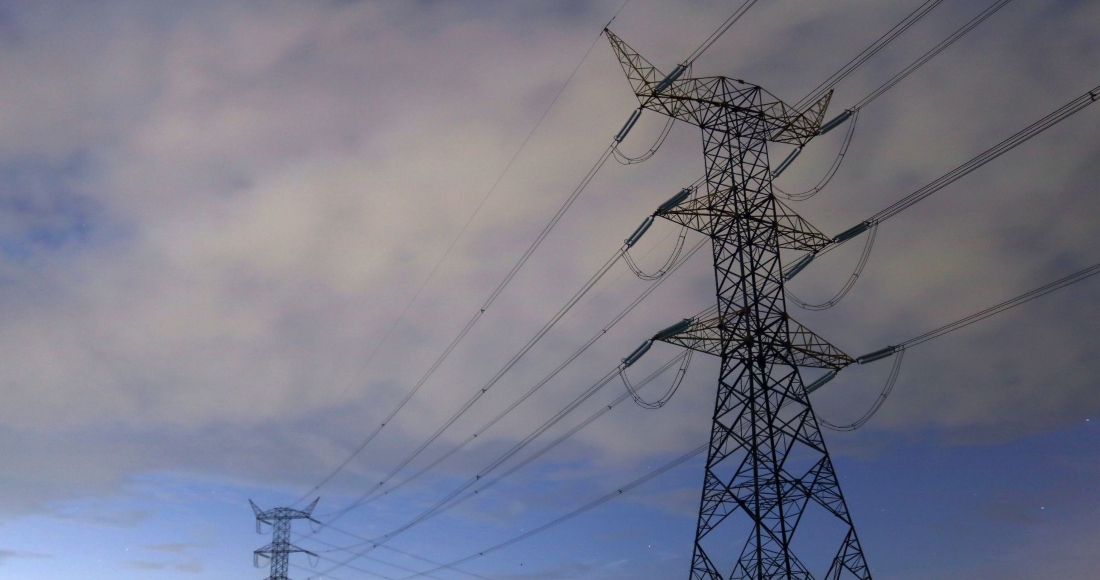 Torres de trasmisión de energía eléctrica de la Comisión Federal de Electricidad (CFE) en los cañaverales del municipio de Cuautla, Morelos.