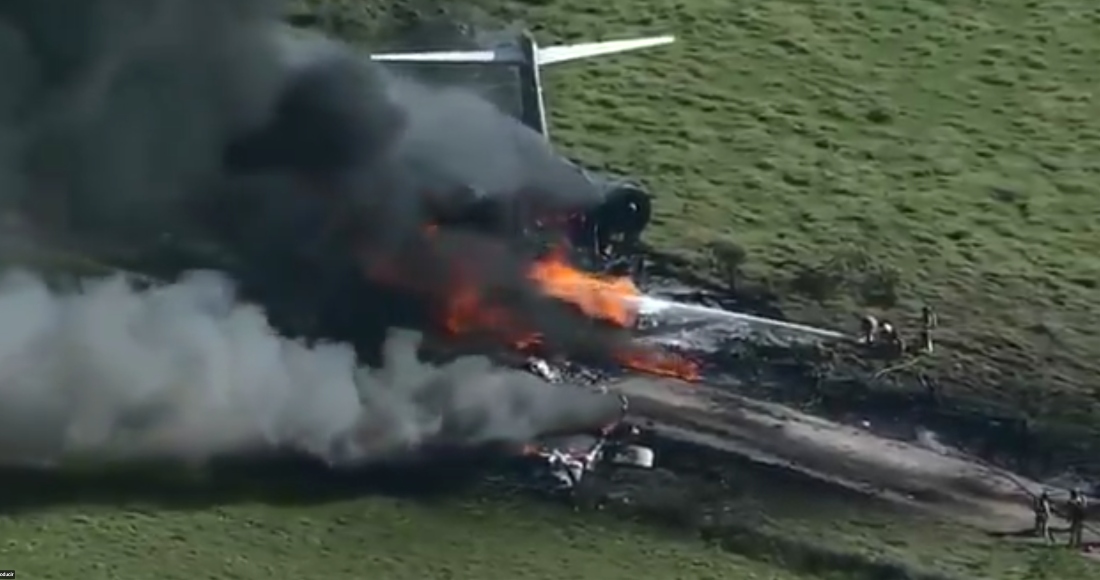 Avión con 21 pasajeros a bordo se estrella en Texas.