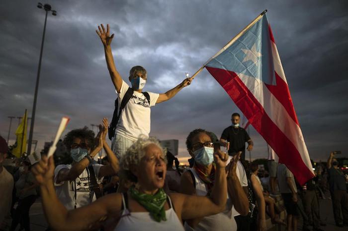 La red eléctrica de Puerto Rico, dice The Associated Press, se ha vuelto más inestable después de que el huracán "María" azotó la isla en septiembre de 2017 como una poderosa tormenta de categoría 4. 