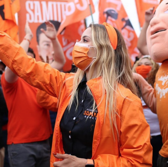 La también beauty blogger solía portar ropa del color del partido que representaba a su esposo en toda la campaña.