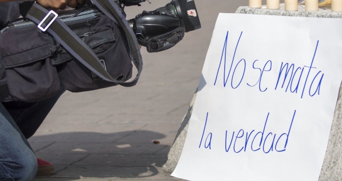 Protesta contra la violencia a la prensa en Nuevo León.