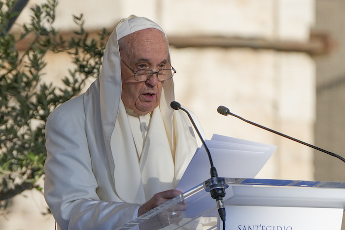 El Papa Francisco Habla Durante La Cumbre Interreligiosa pueblos Hermanos Tierra Futura En Roma El Jueves De Octubre De