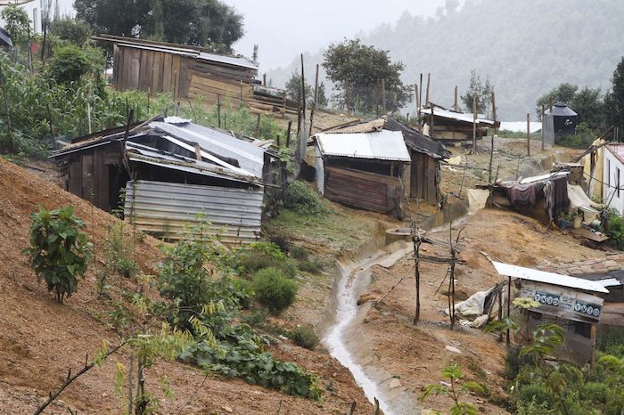 Cientos de familias viven en condiciones precarias en la comunidad Pie de Maguey, la cual pertenece al municipio de Cochoapa El Grande, en la montaña de Guerrero.