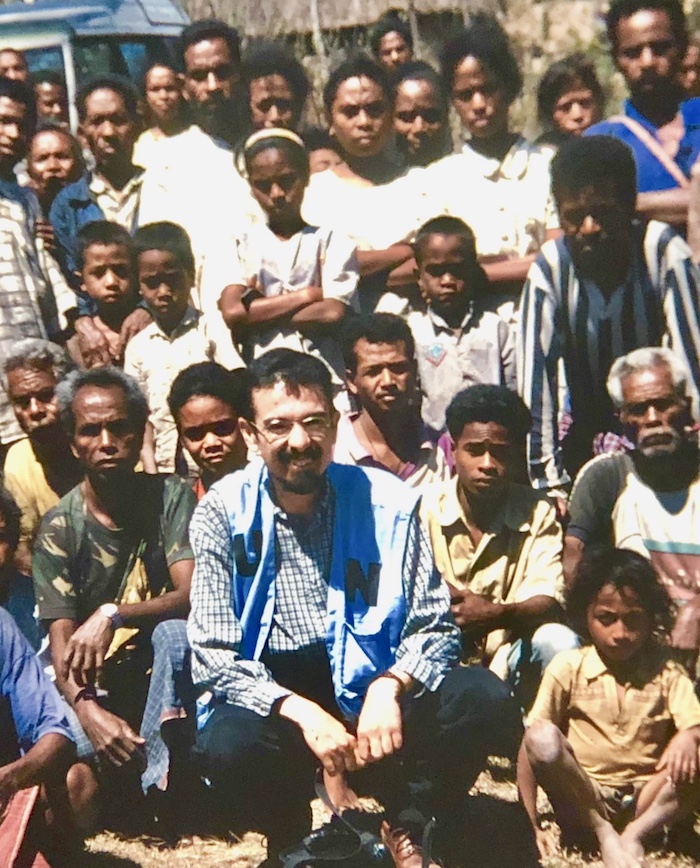 El Joven Andrés En Durante Su Primera Participación Como Voluntario De La Onu En Timor Oriental