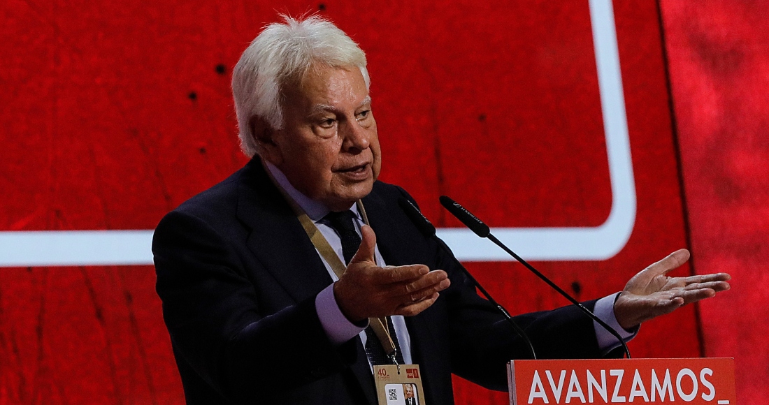 El expresidente del Gobierno, Felipe González, interviene en el acto de apertura oficial, en la segunda jornada del 40 Congreso Federal del PSOE, en la Feria de Valencia, a 16 de octubre de 2021, en Valencia, Comunidad Valenciana (España).