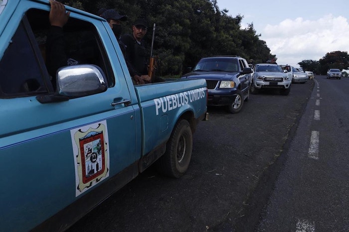 Vehículo utilizado por el grupo "Pueblos Unidos" en Michoacán.