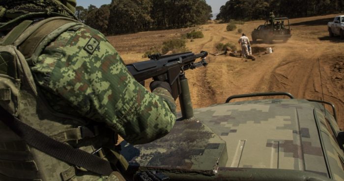 Personal del Ejército, experto en el manejo de explosivos, fue enviado a la zona para determinar si hay indicios de la existencia de más minas. Imagen ilustrativa.