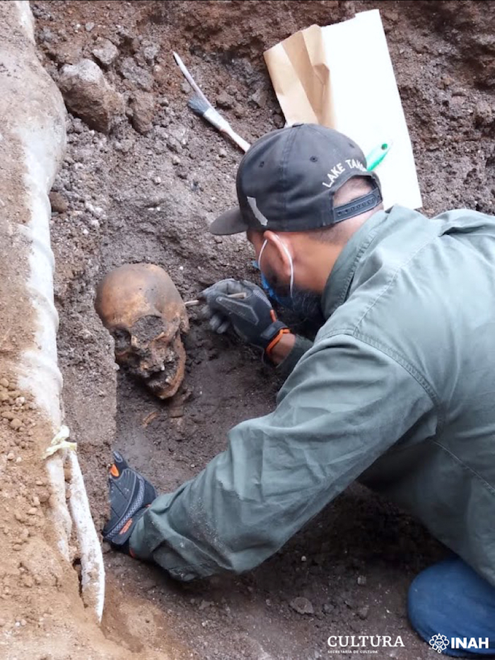 Especialistas Identificaron Bajo La Acera Frontal Del Cementerio Enterramientos Con Restos De Varios Individuos Que Pudieron Sucumbir a Brotes Epidémicos En El Siglo Xix