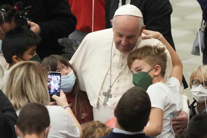 El Papa Francisco Se Reúne Con Varios Niños En La Sala Paulo Vi En El Vaticano El Domingo De Diciembre De