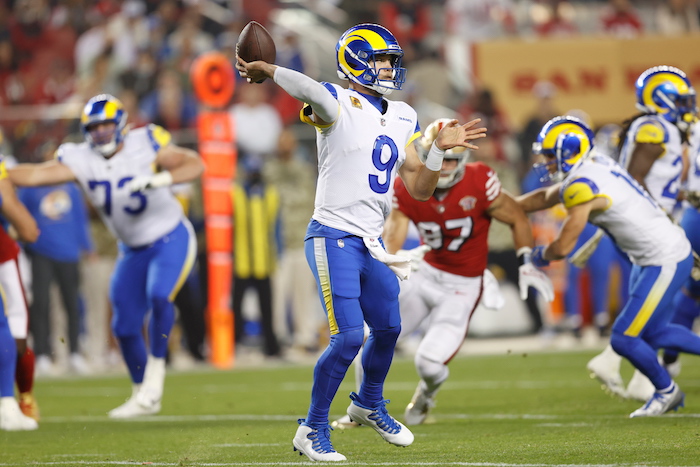 El mariscal de campo de Los Ángeles Rams, Matthew Stafford (c), en una fotografía de archivo.