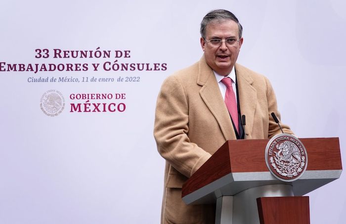 Marcelo Ebrard durante la ceremonia con motivo de la 33 Reunión de Embajadores y Cónsules.