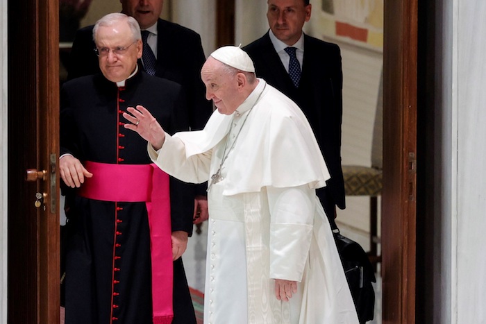 El Papa Francisco Durante La Audiencia General De Los Miércoles En El Aula Pablo Vi Del Vaticano