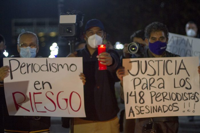 Periodistas en Monterrey, se reunieron el pasado 25 de enero de 2022 en la Plaza de la Libertad de Expresión para sumarse a la protesta nacional en contra de la violencia y asesinatos contra periodistas en México. 