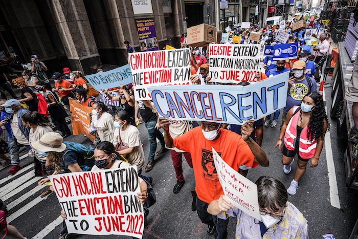 Una protesta contra el alto precio de la vivienda en Nueva York el 31 de agosto del 2021.