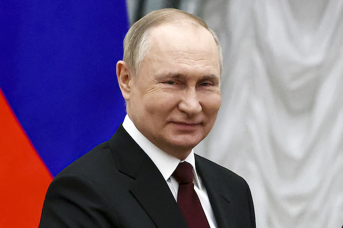 El Presidente De Rusia Vladímir Putin Asiste a Una Ceremonia Para Presentar Los Premios Estatales De Mayor Categoría En El Kremlin Moscú El Miércoles De Febrero De