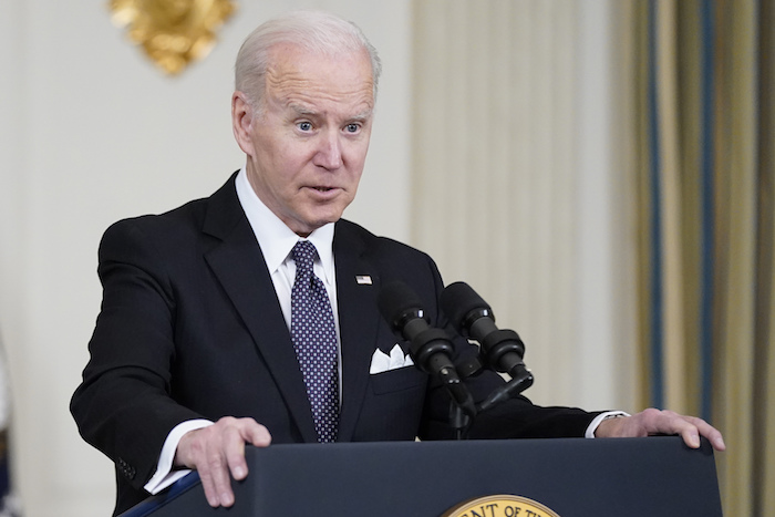 El Presidente Joe Biden habla sobre el mandatario ruso Vladímir Putin y la invasión rusa de Ucrania tras presentar su propuesta de presupuesto para el año fiscal 2023 el lunes 28 de marzo de 2022 en el Comedor de Estado de la Casa Blanca.