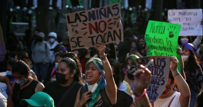 "Desde Fundar hacemos una llamado a todas las autoridades implicadas para que se coordinen de manera efectiva en su implementación y se pueda ver reducida finalmente la desaparición de mujeres en México, y toda la violencia que este aterrador delito conlleva".