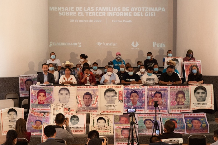 Madres Y Padres De Los Normalistas Desaparecidos Ofrecieron Su Postura Sobre El Tercer Informe Ayotzinapa Del Grupo Interdisciplinario De Expertos Independientes