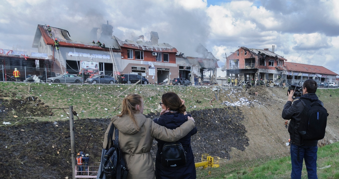 Destrozos en Leópolis (Ucrania).