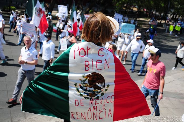 La manifestación avanzó por Paseo de la Reforma.