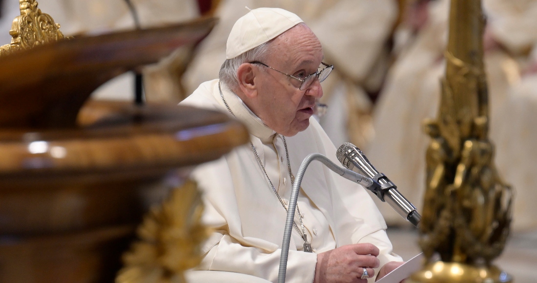 El Papa Francisco en la misa oficiada este domingo en la Basílica de San Pedro, en el Vaticano.