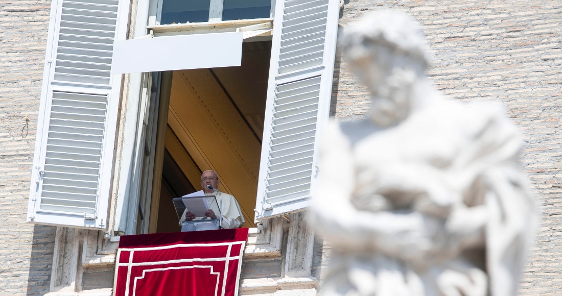 El Papa Francisco pidió este domingo la paz para los responsables de las naciones y defendió su importancia por encima de la rabia, el nerviosismo o la intolerancia.