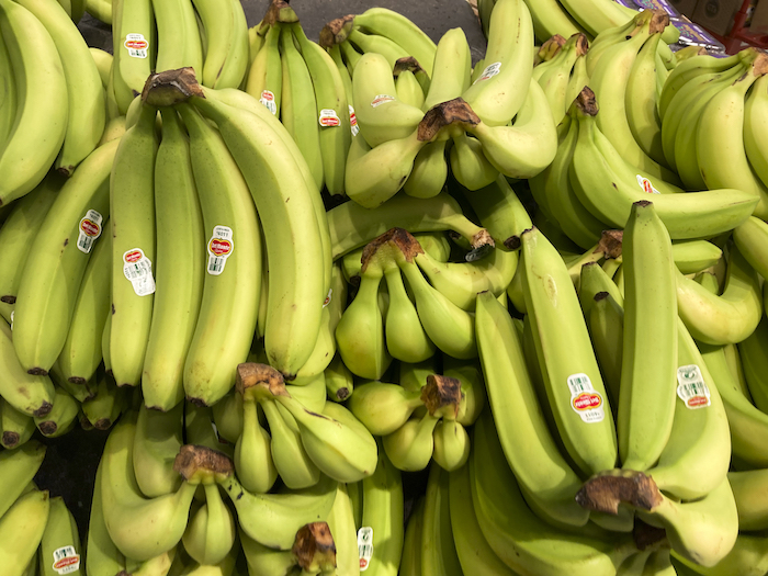 Bananas a La Venta En Una Tienda De Comestibles En Filadelfia El Martes De Julio De