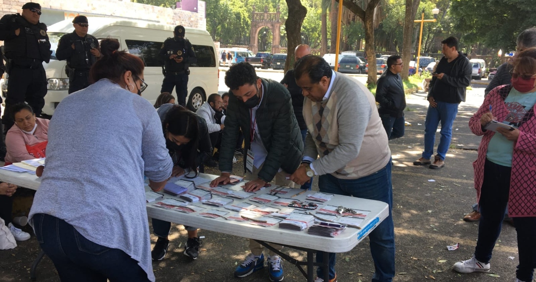 Conteo de votos de la elección interna de Morena desde Tlatelolco, en la Ciudad de México.