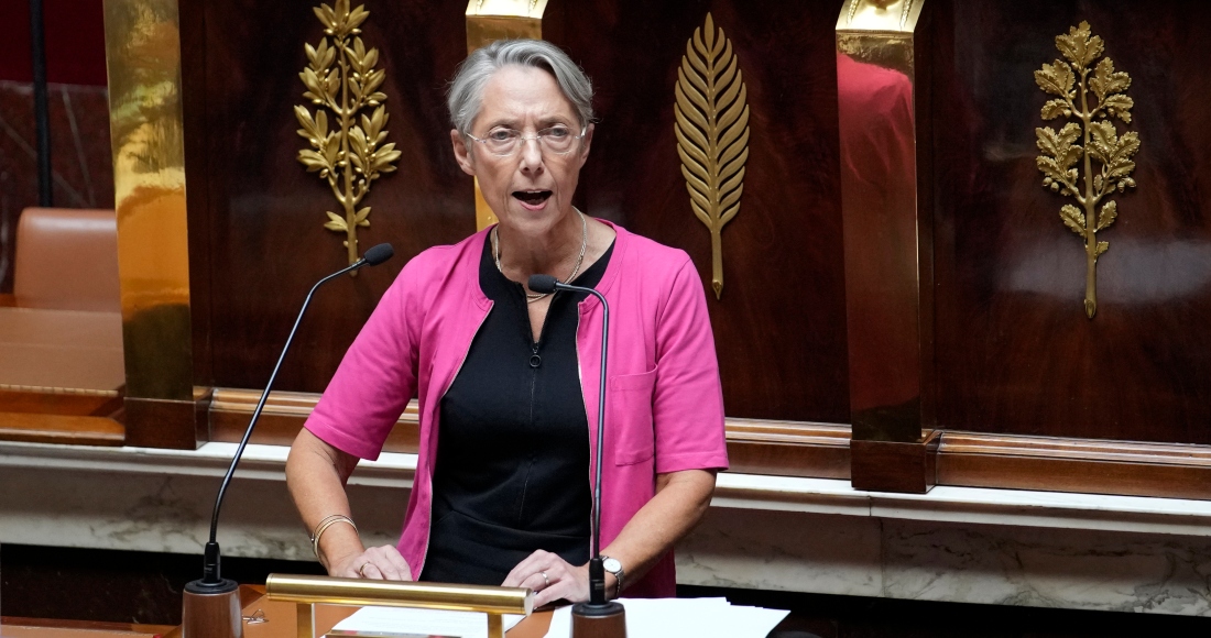 La Primera Ministra francesa Elisabeth Borne da un discurso ante la Asamblea Nacional, en París, Francia, el 6 de julio de 2022.