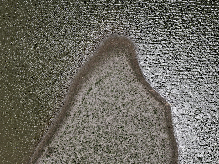 La Tierra Seca Y Agrietada Es Visible En El Embalse De La Boca Que Abastece De Agua a La Ciudad Norteña De Monterrey Y Que Está Casi Seco Debido a Que La Parte Norte De México Se Ve Afectada Por Una Intensa Sequía En Santiago México El Sábado De Julio De