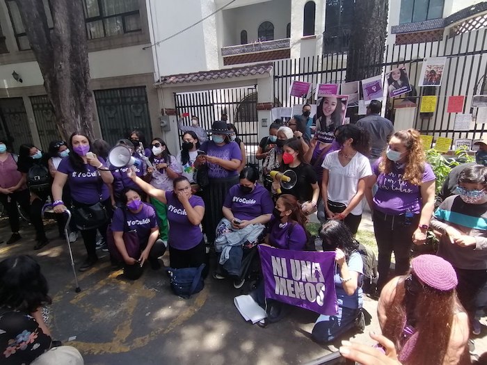 En la protesta exigieron castigo ejemplar a los responsables de la agresión, así como la investigación debida por las omisiones que se cometieron.