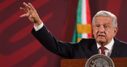 El Presidente Andrés Manuel López Obrador en conferencia desde Palacio Nacional.