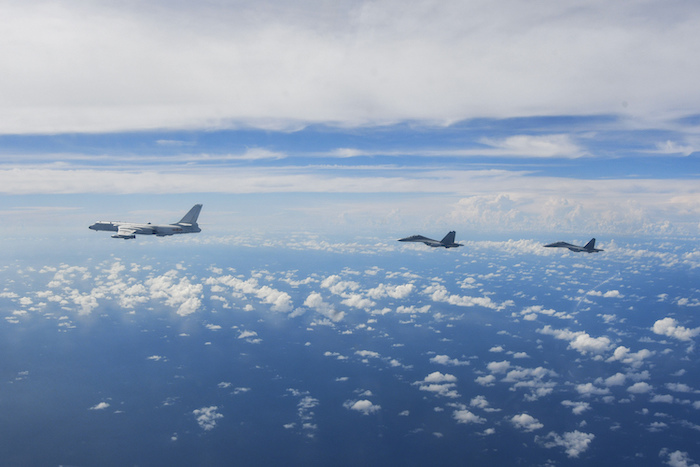 En Esta Foto Distribuida Por La Agencia Noticiosa Xinhua Aviones Del Comando Del Teatro Oriental Del Ejército Popular De Liberación Chino Realizan Ejercicios De Combate En Torno a La Isla De Taiwán Jueves De Agosto De