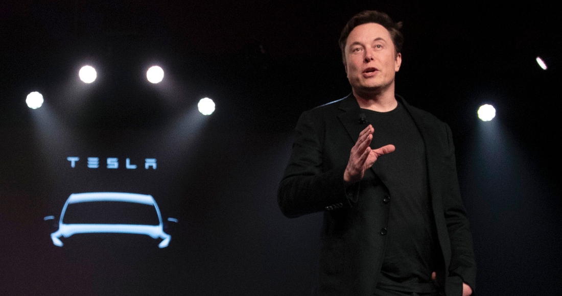 El CEO de Tesla, Elon Musk, al presentar el Model Y en el estudio de diseño de la compañía el 14 de marzo de 2019, en Hawthorne, California.