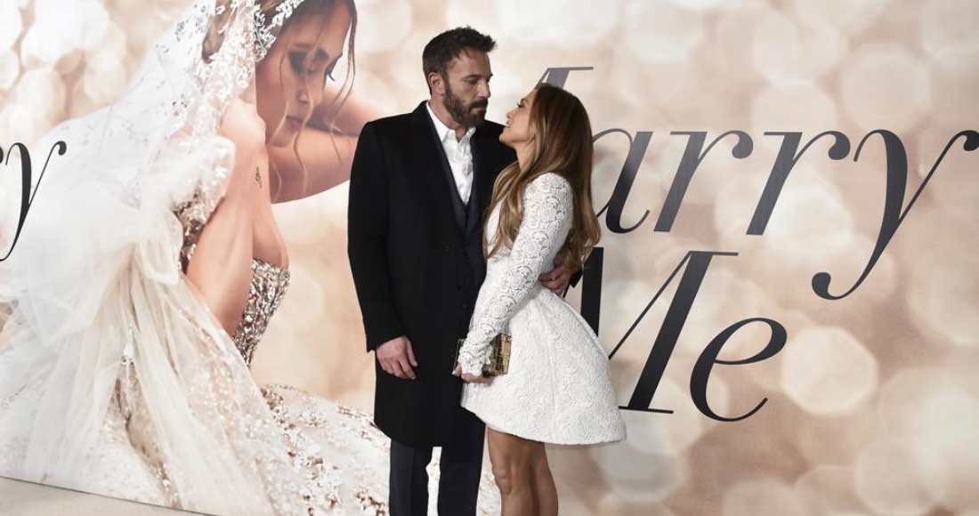 Jennifer López y Ben Affleck asisten a una función especial de "Marry Me", el 8 de febrero de 2022, en el DGA Theater de Los Ángeles.