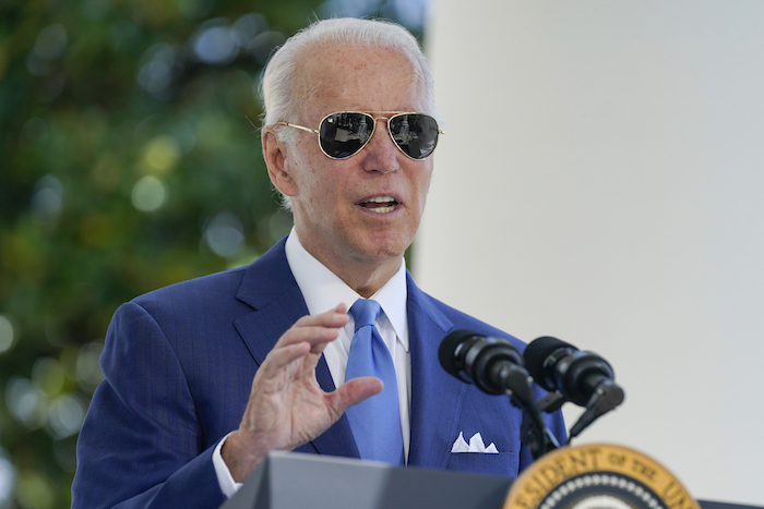 El Presidente Estadounidense Joe Biden Habla Antes De Firmar Dos Leyes Para Combatir El Fraude En La Ayuda Por La Covid El Viernes De Agosto Del En La Casa Blanca