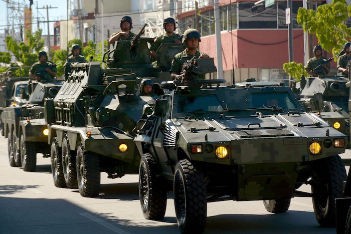 En noviembre de 2019, elementos de las Fuerzas Armadas desfilaron por la principal avenida de Culiacán como parte de la exposición "La Gran Fuerza de México" que se encontraba montada en la explanada de Palacio de Gobierno.