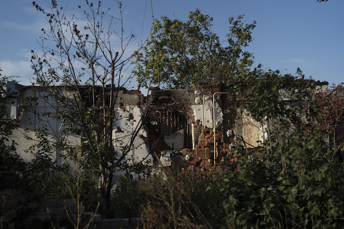 La casa de Alina Orobchenko se ve destruida tras un ataque ruso el mes pasado en la localidad de Prudyanka, Ucrania, el domingo 18 de septiembre de 2022.