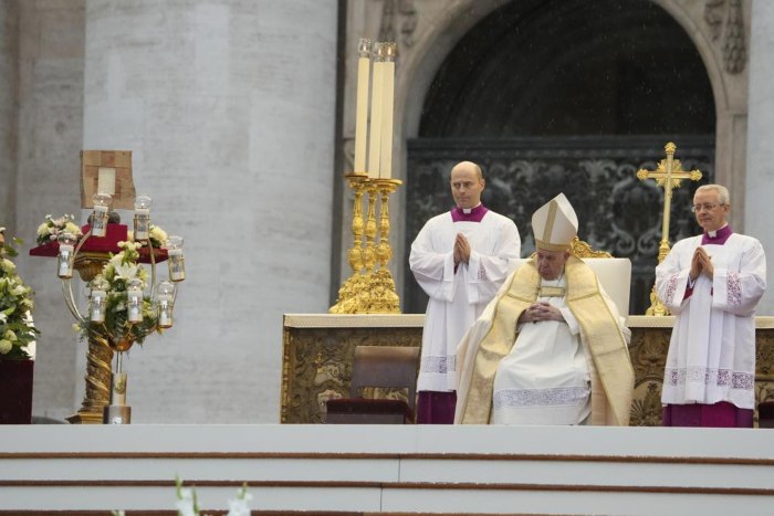 El Papa Francisco preside la ceremonia de beatificación del difunto Papa Juan Pablo I, en la Plaza de San Pedro, en el Vaticano, el domingo 4 de septiembre de 2022. 