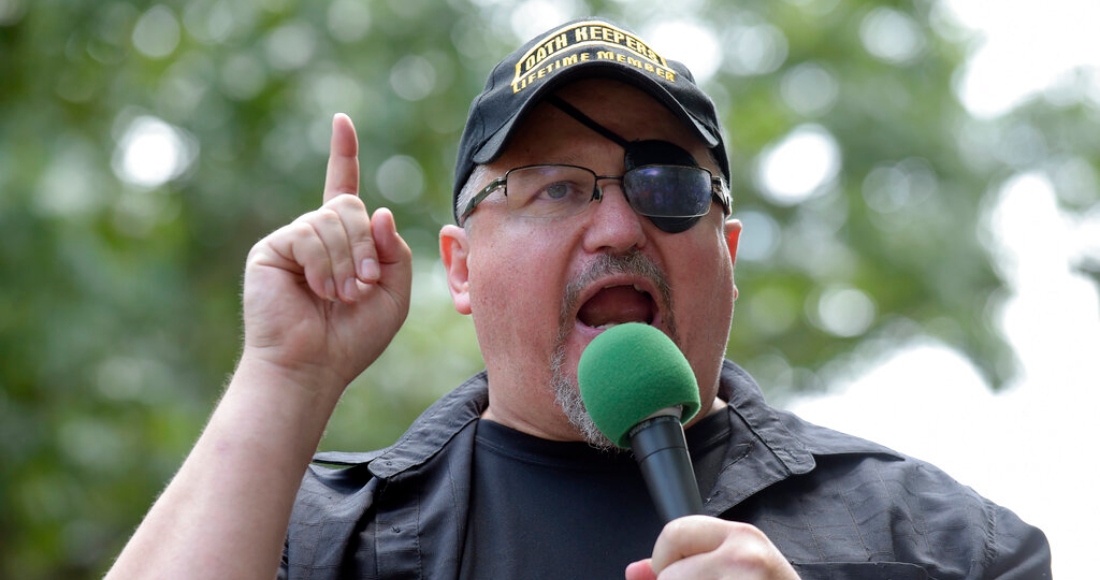 Stewart Rhodes, fundador de los Oath Keepers, hablando en un acto frente a la Casa Blanca en Washington el 25 de junio del 2017.