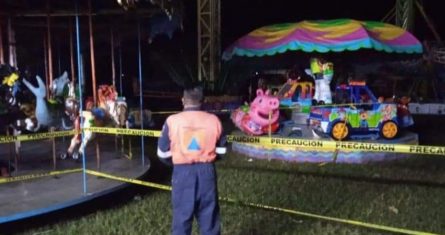 La caída de un juego mecánico en la Expo Feria Teloloapan 2022, ocurrida anoche, dejó 25 personas lesionadas que fueron trasladadas a distintas clínicas y hospitales de ese municipio y de Iguala.