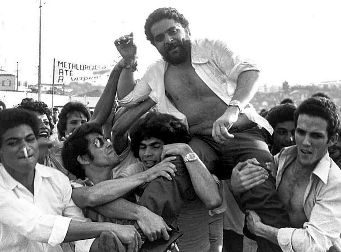 Lula da Silva en un mitin de obreros metalúrgicos, en 1979, en San Bernardo do Campo, durante las huelgas generales que lo llevan prisión.